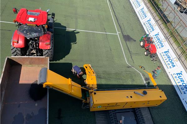 Rénovation terrain de football synthétique - Sportinfrabouw NV